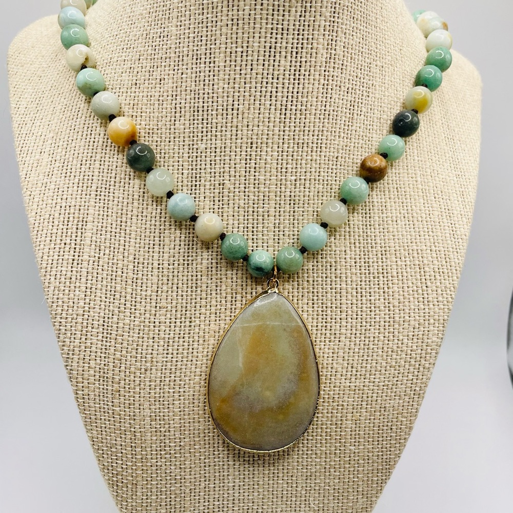 NEW Genuine Amazonite Pendant beaded necklace - Picture 3 of 3
